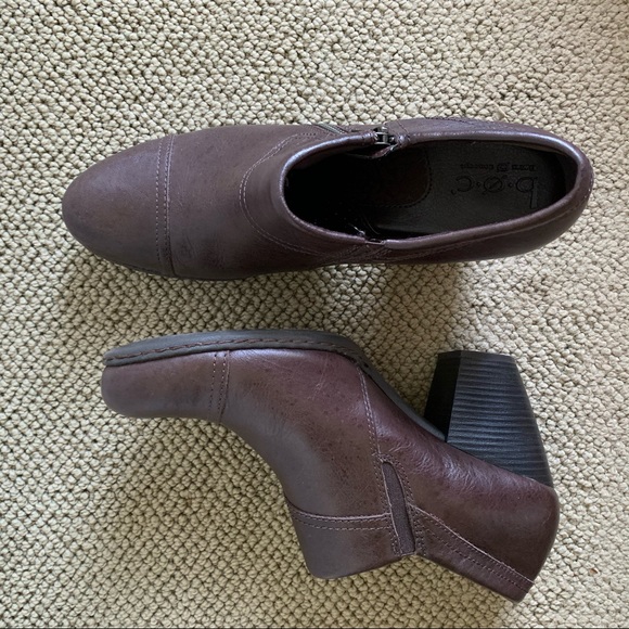 Brown leather booties - Picture 2 of 5
